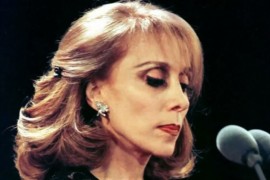 فيروز... مئة وردة في عيدها