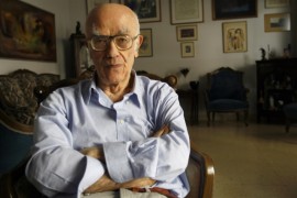 شوقي أبي شقرا مكرًماً في بيروت مغربِل اللغة من الحصى