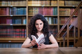 مريم مجيدي كاتبة إيرانية متمردة تنبش مقبرة الملعونين