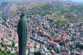 الروم الكاثوليك... بحث عن دور وزعامة صادرتهما الأحزاب