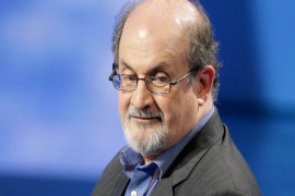 من يصنع التطرّف: فتوى الخميني أم رواية سلمان رشدي؟